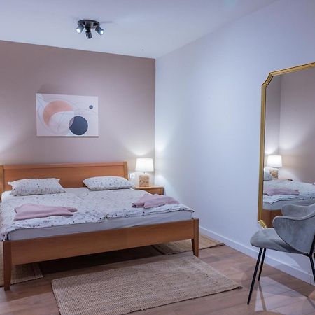 Apartman Rose-2025 Renovated Garden View Poreč Zewnętrze zdjęcie